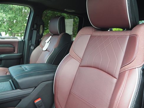 New 2025 RAM 2500 Limited image 11