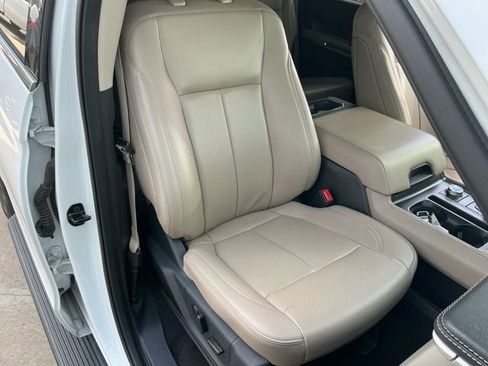 Used 2024 Ford Expedition Max XLT AWD/4WD image 30