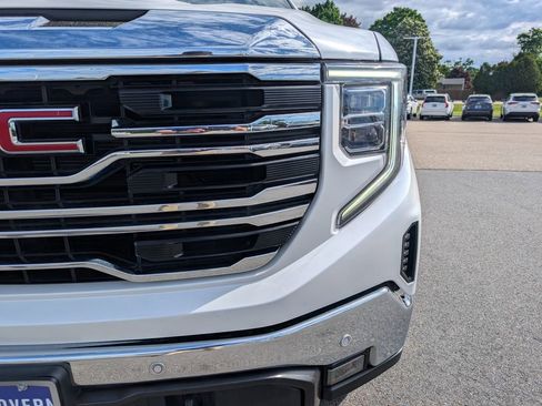 Used 2024 GMC Sierra 1500 SLT w/ SLT Premium Plus Package AWD/4WD image 11