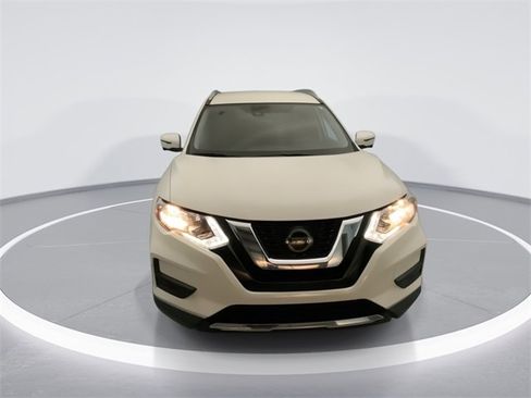 Used 2020 Nissan Rogue SV w/ Premium Package image 7
