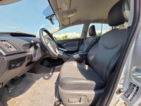 Used 2014 Toyota Prius Four FWD image 23
