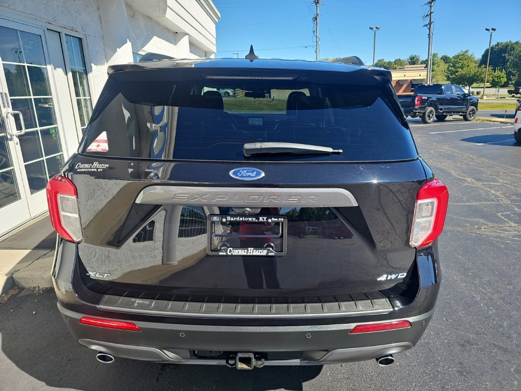 Used 2022 Ford Explorer XLT w/ Equipment Group 202A AWD/4WD image 5