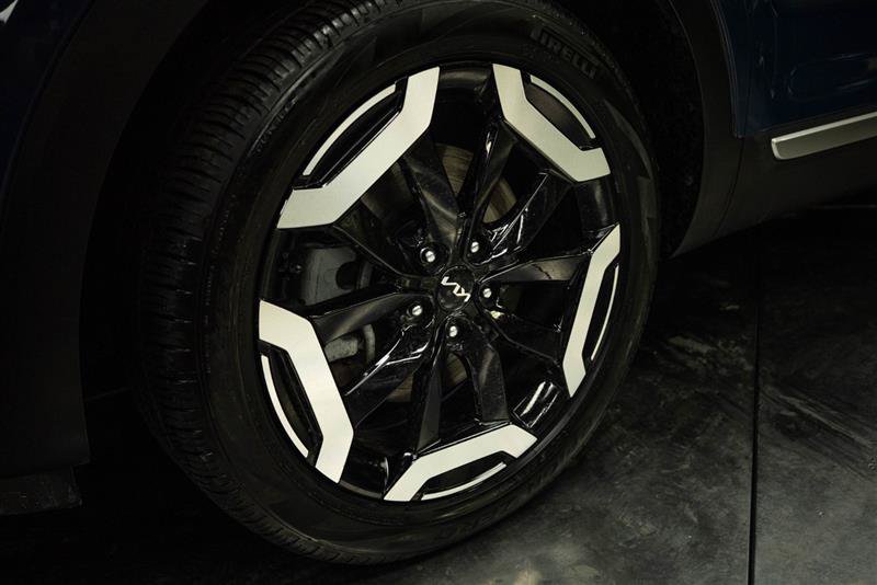 Used 2025 Kia Telluride S AWD/4WD image 3