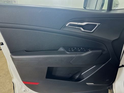 Used 2023 Kia Sportage LX FWD image 15