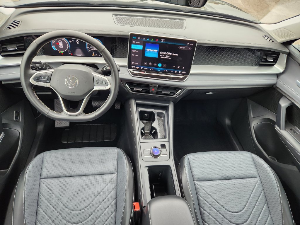 Certified 2025 Volkswagen Tiguan SE AWD/4WD image 23