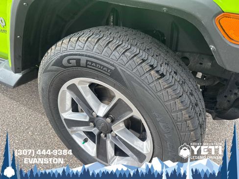 Used 2021 Jeep Wrangler Unlimited Sahara w/ Uconnect 4C Nav & Sound Group AWD/4WD image 9