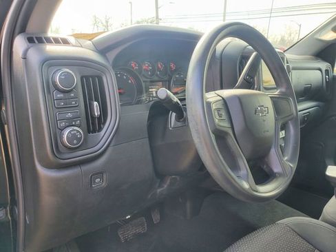 Used 2019 Chevrolet Silverado 1500 Custom Trail Boss w/ Custom Convenience Package image 17