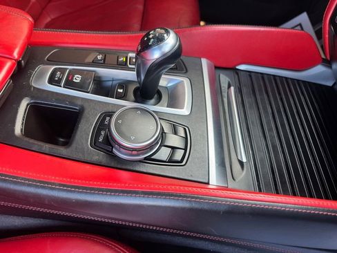Used 2015 BMW X6 M image 43