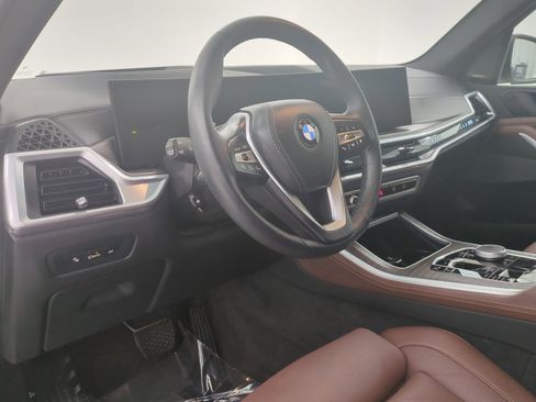 Used 2024 BMW X5 xDrive40i w/ Premium Package image 4