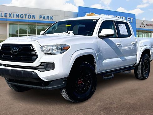 Used 2019 Toyota Tacoma SR w/ SR Convenience Package image 12