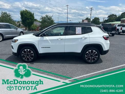 Used 2023 Jeep Compass Limited AWD/4WD image 3