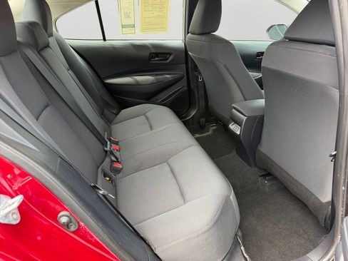 Used 2025 Toyota Corolla LE FWD image 9