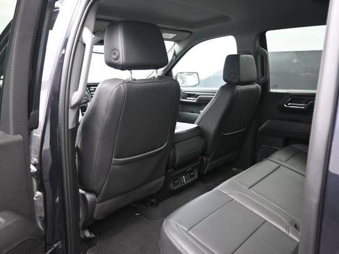 Used 2025 GMC Sierra 1500 SLT AWD/4WD image 12