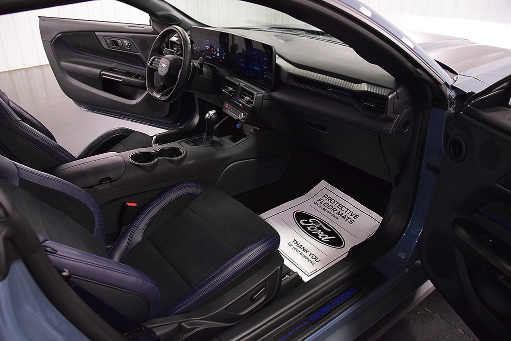 Used 2025 Ford Mustang Dark Horse RWD image 31