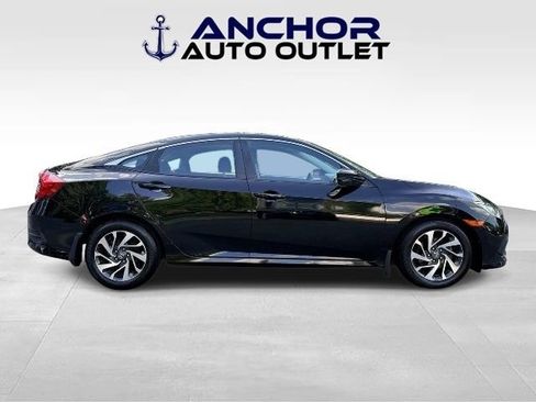 Used 2018 Honda Civic EX image 9