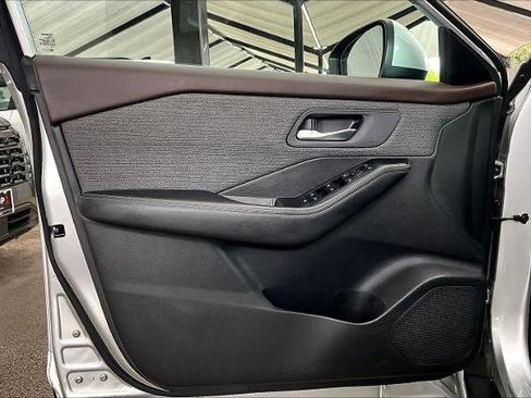 Certified 2022 Nissan Rogue SV AWD/4WD image 21