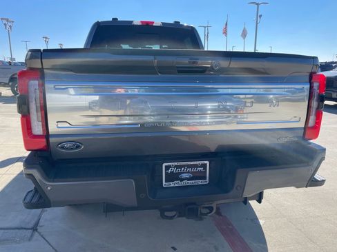 Used 2024 Ford F250 Platinum image 3