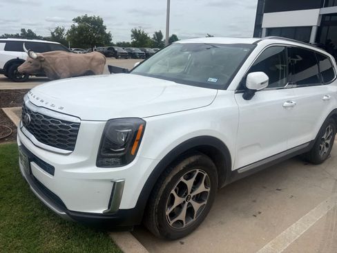 Used 2020 Kia Telluride EX w/ Towing Package FWD image 2