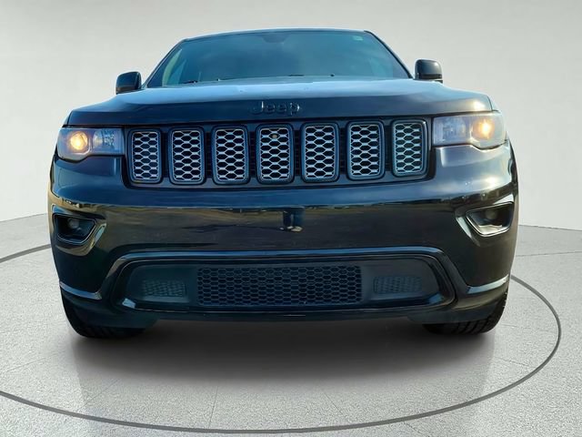 Used 2019 Jeep Grand Cherokee Altitude AWD/4WD image 6