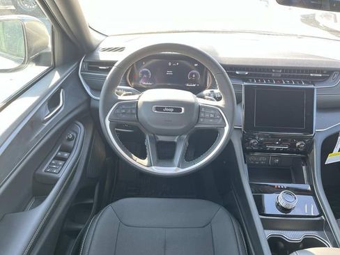 New 2025 Jeep Grand Cherokee Laredo X w/ Luxury Tech Group I AWD/4WD image 14
