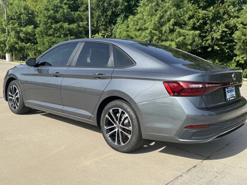 Used 2026 Volkswagen Jetta Sport FWD image 3