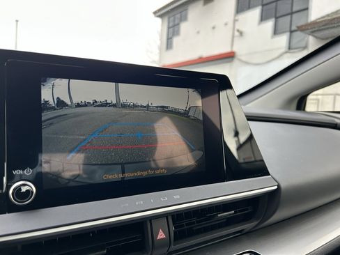 Certified 2025 Toyota Prius LE image 22