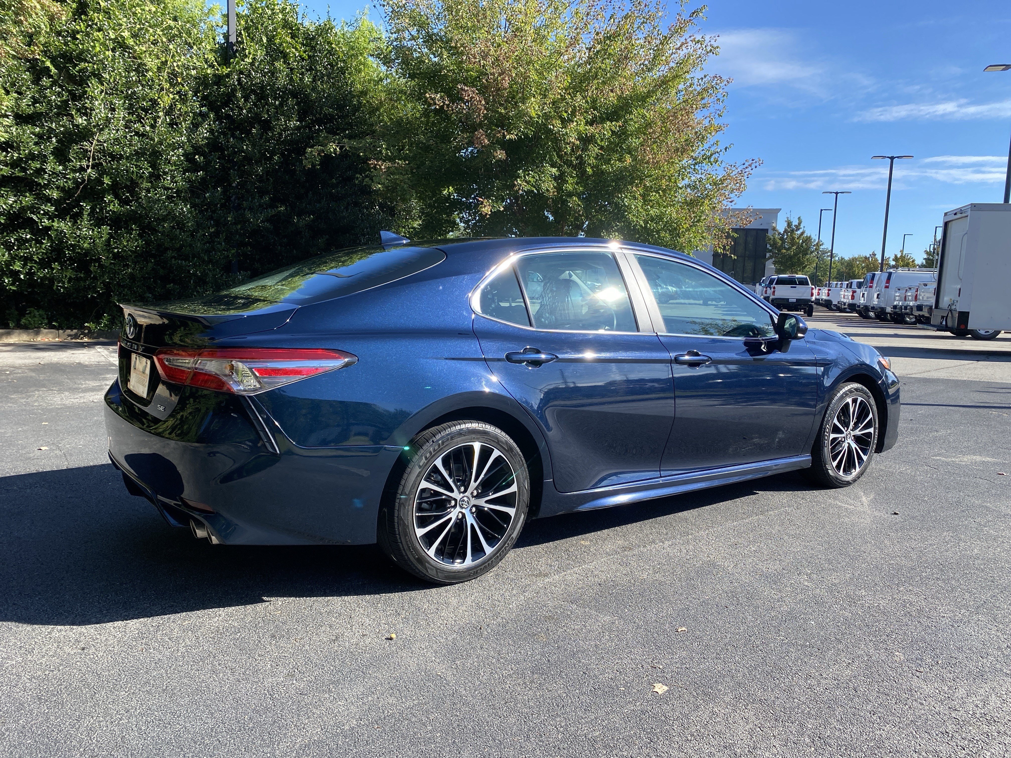 Used 2020 Toyota Camry SE FWD image 9