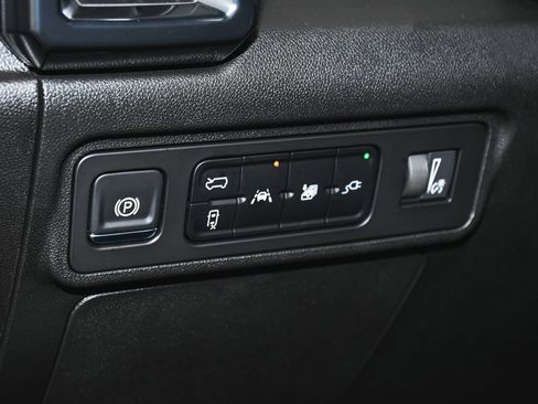 Used 2026 GMC Hummer EV SUV AWD/4WD image 18