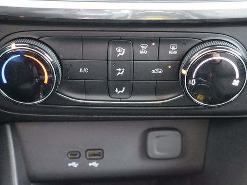 Used 2024 Buick Encore GX Preferred image 24