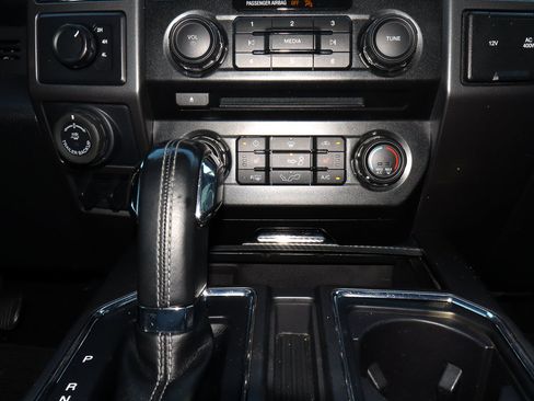Used 2018 Ford F150 XLT w/ Equipment Group 302A Luxury AWD/4WD image 21