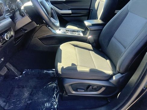 Used 2023 Ford Explorer XLT image 20