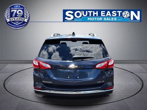 Used 2018 Chevrolet Equinox LT w/ Sun & Infotainment Package AWD/4WD image 4