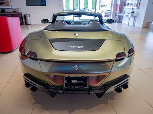 Used 2024 Ferrari Roma Spider image 5
