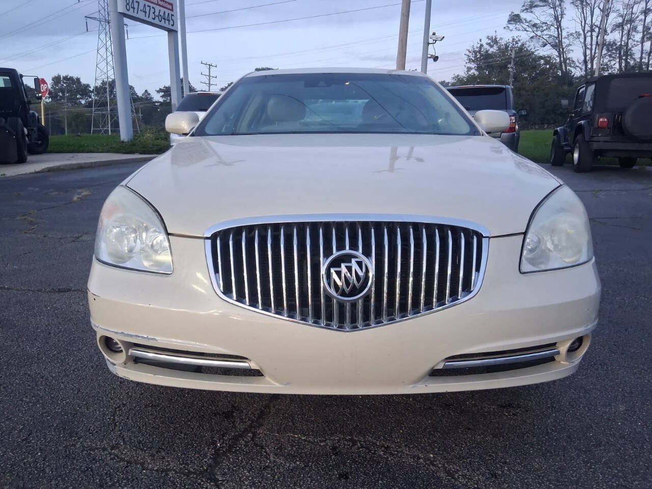 Used 2011 Buick Lucerne CXL FWD image 2