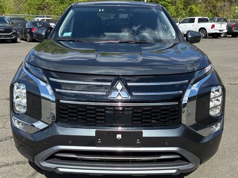 Used 2025 Mitsubishi Outlander AWD image 8