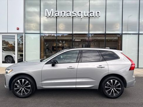 Used 2025 Volvo XC60 B5 Plus AWD/4WD image 2