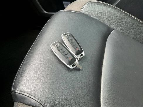 Used 2024 Nissan Pathfinder SL w/ SL Premium Package FWD image 38