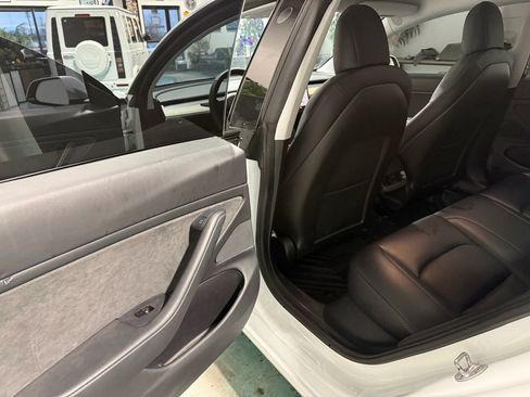 Used 2021 Tesla Model 3 Long Range image 11