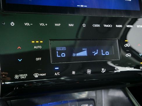 Used 2024 Hyundai Tucson Limited AWD/4WD image 17