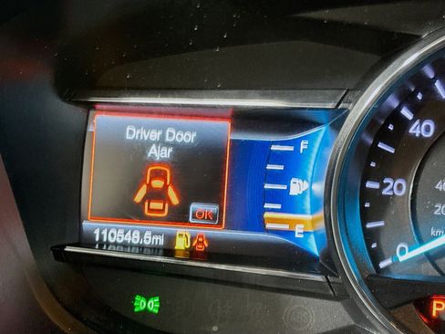 Used 2019 Ford Explorer XLT w/ Equipment Group 202A FWD image 19