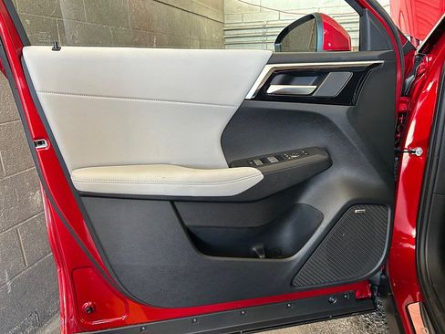 New 2025 Mitsubishi Outlander SE image 33