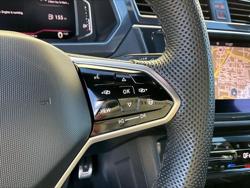 Certified 2022 Volkswagen Tiguan SEL R-Line image 19