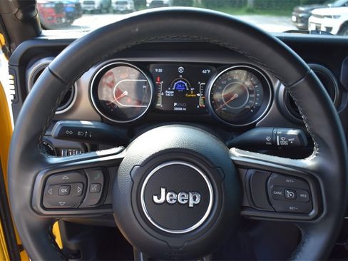 Used 2021 Jeep Wrangler Unlimited Sport image 31