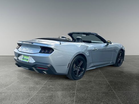 Used 2024 Ford Mustang Premium image 7