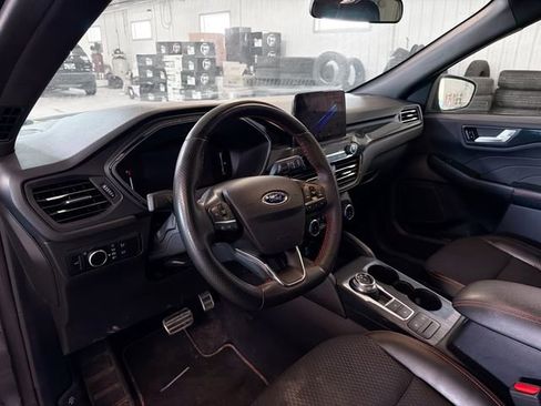 Used 2023 Ford Escape ST-Line AWD/4WD image 8