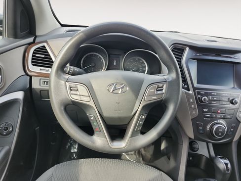 Used 2017 Hyundai Santa Fe SE AWD/4WD image 13