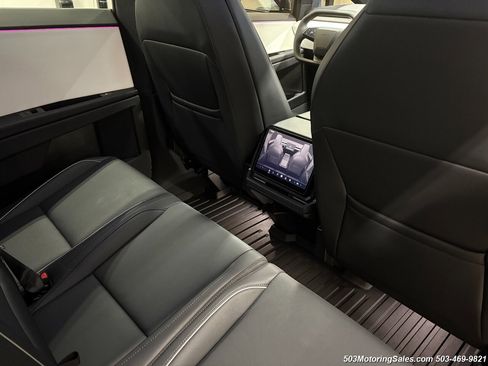 Used 2024 Tesla Cybertruck AWD Crew Cab image 25