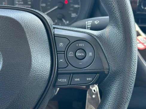 Certified 2025 Toyota Corolla LE FWD image 32