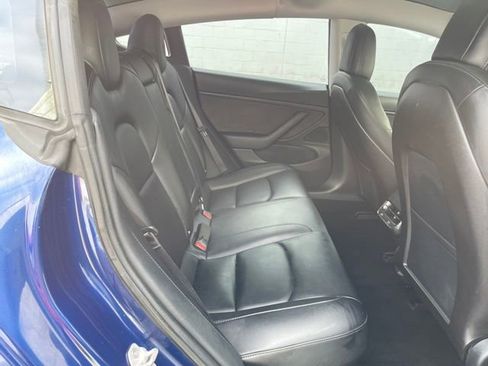 Used 2018 Tesla Model 3 Mid Range image 31