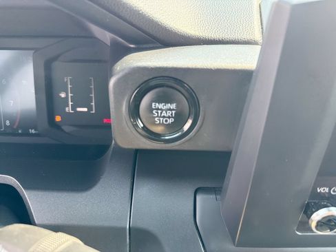 Used 2025 Toyota Tacoma SR RWD image 18
